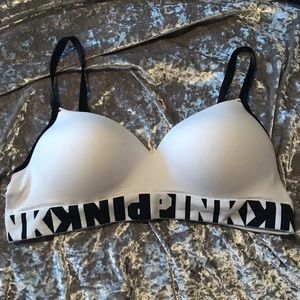 VS Pink 🐶 Comfy Wireless Bra